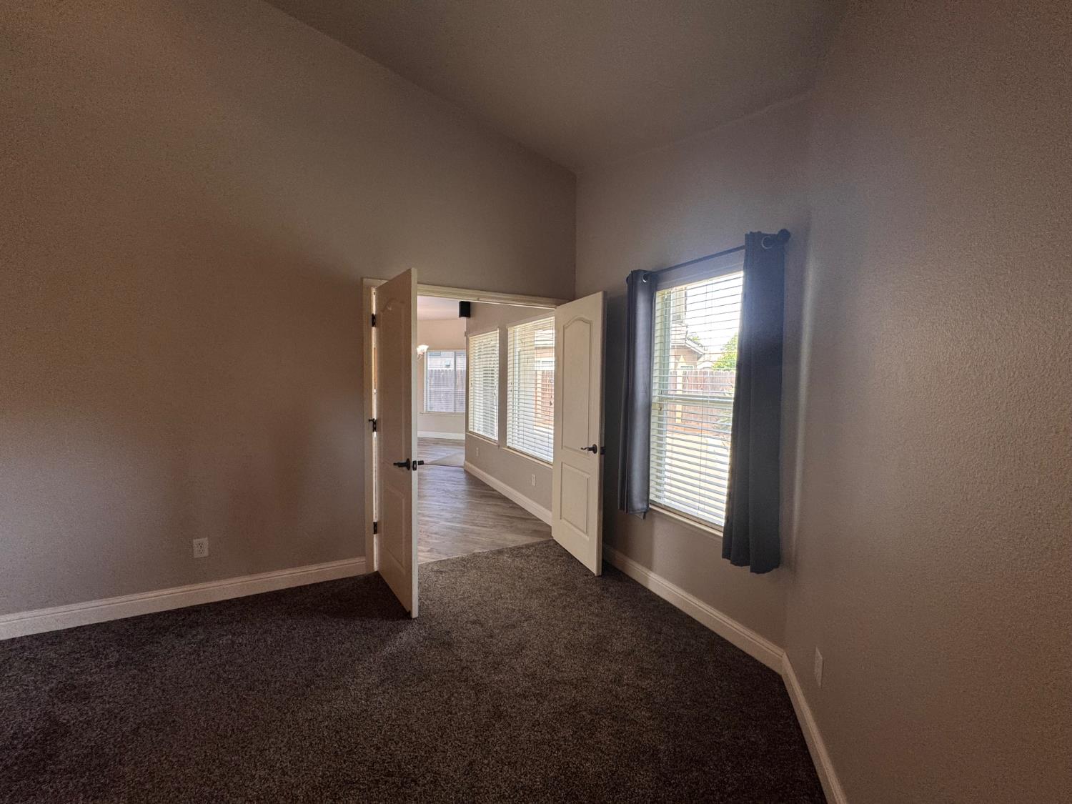 2949 E Palisade Dr, Fresno, CA 93720