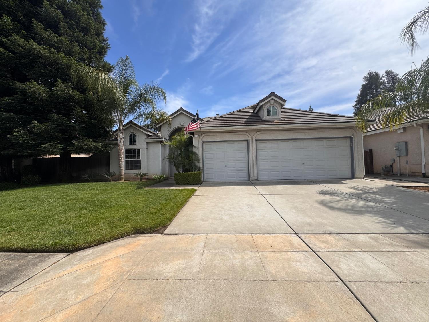 2949 E Palisade Dr, Fresno, CA 93720