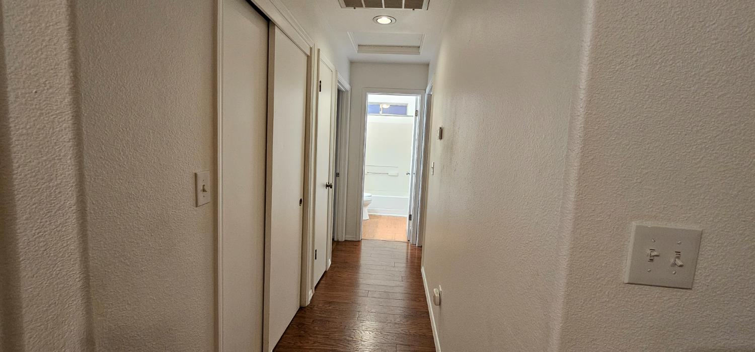 5296 E Harvest Ln, Fresno, CA 93725