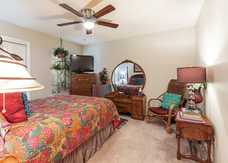 445 Quill Ln, Clovis, CA 93612