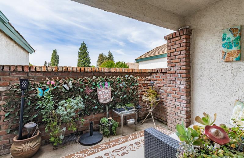 445 Quill Ln, Clovis, CA 93612