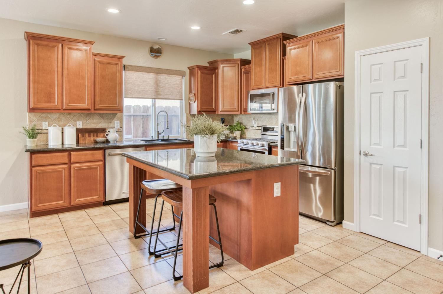 7206 E Dayton Ave, Fresno, CA 93737