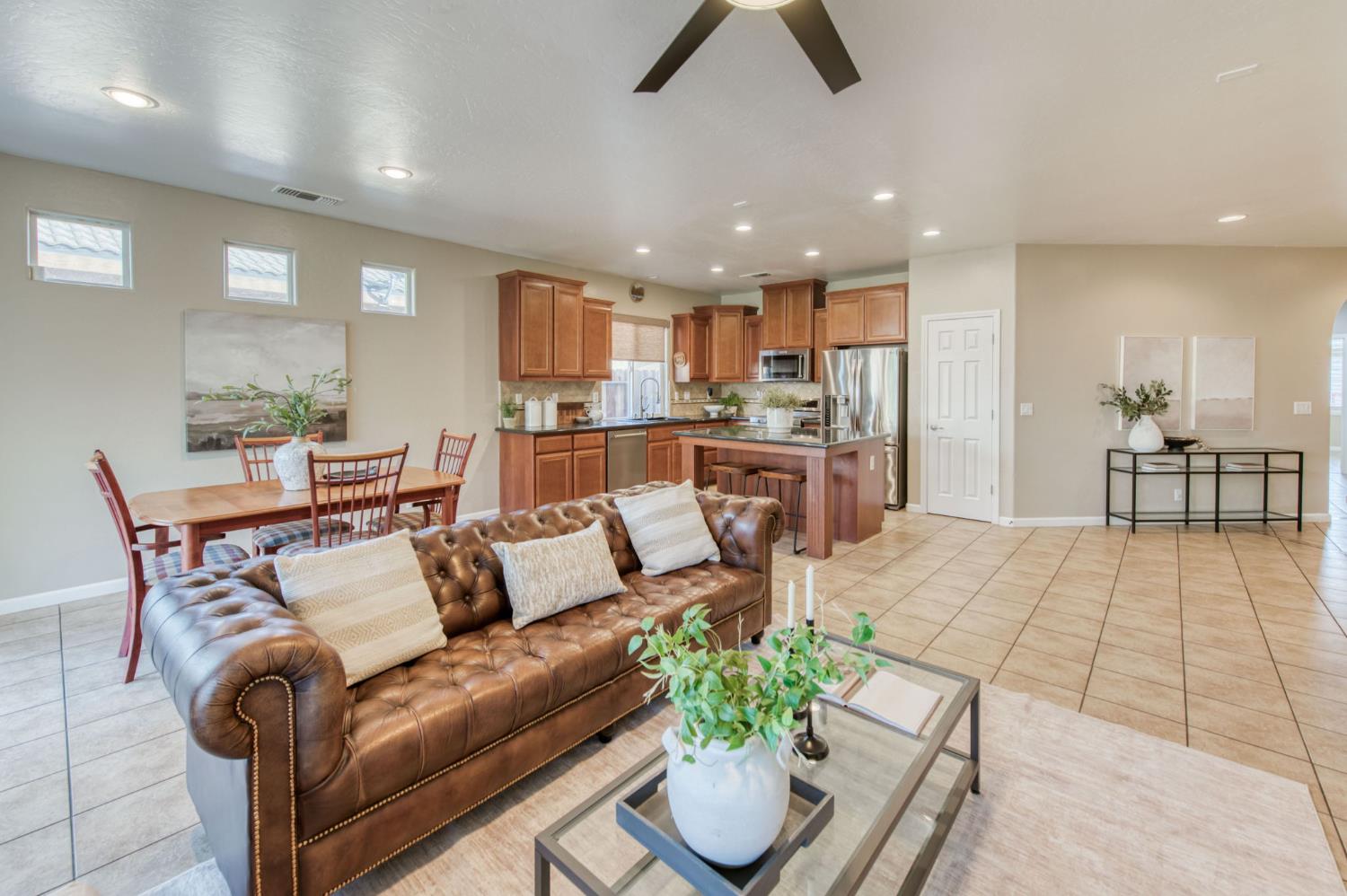 7206 E Dayton Ave, Fresno, CA 93737