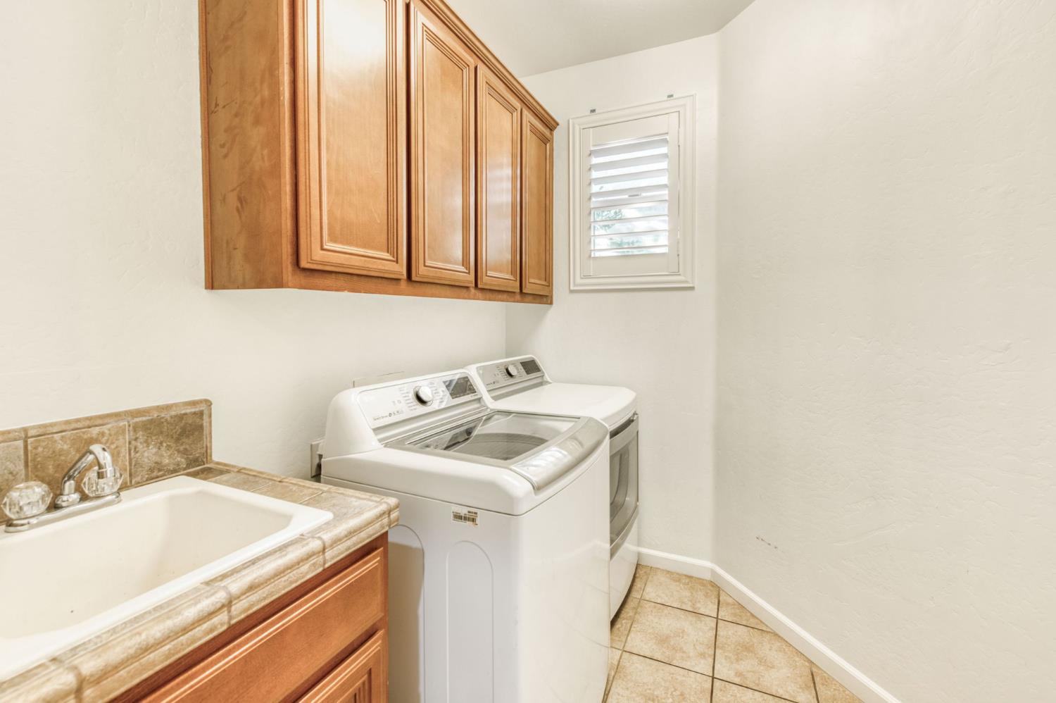 7206 E Dayton Ave, Fresno, CA 93737