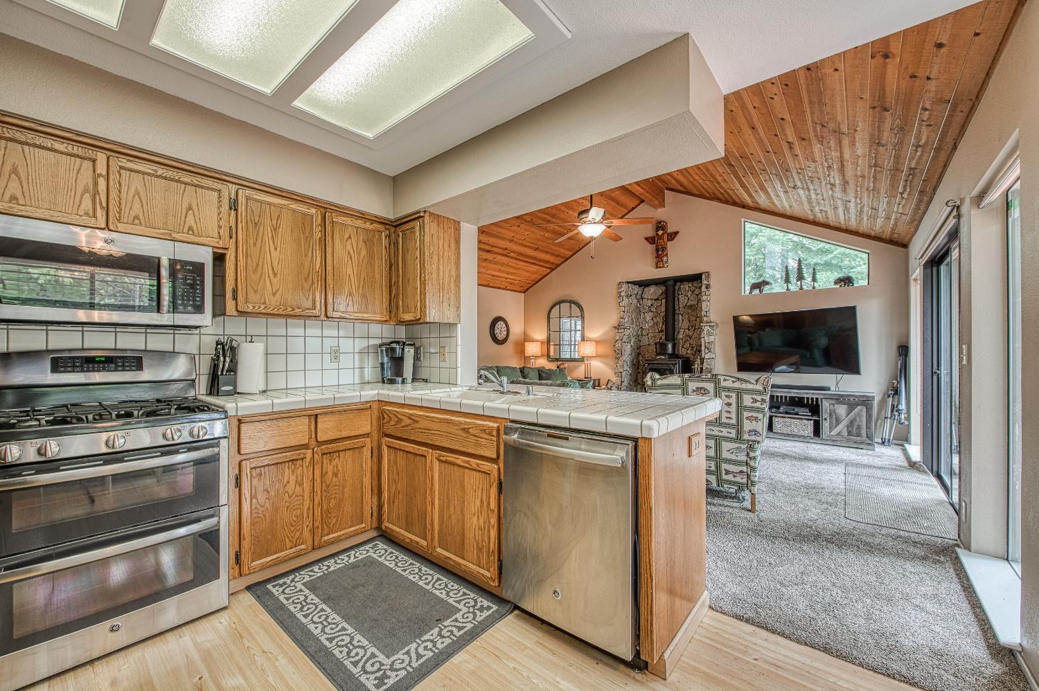 41150 Woodridge Lane, Shaver Lake, CA 93664