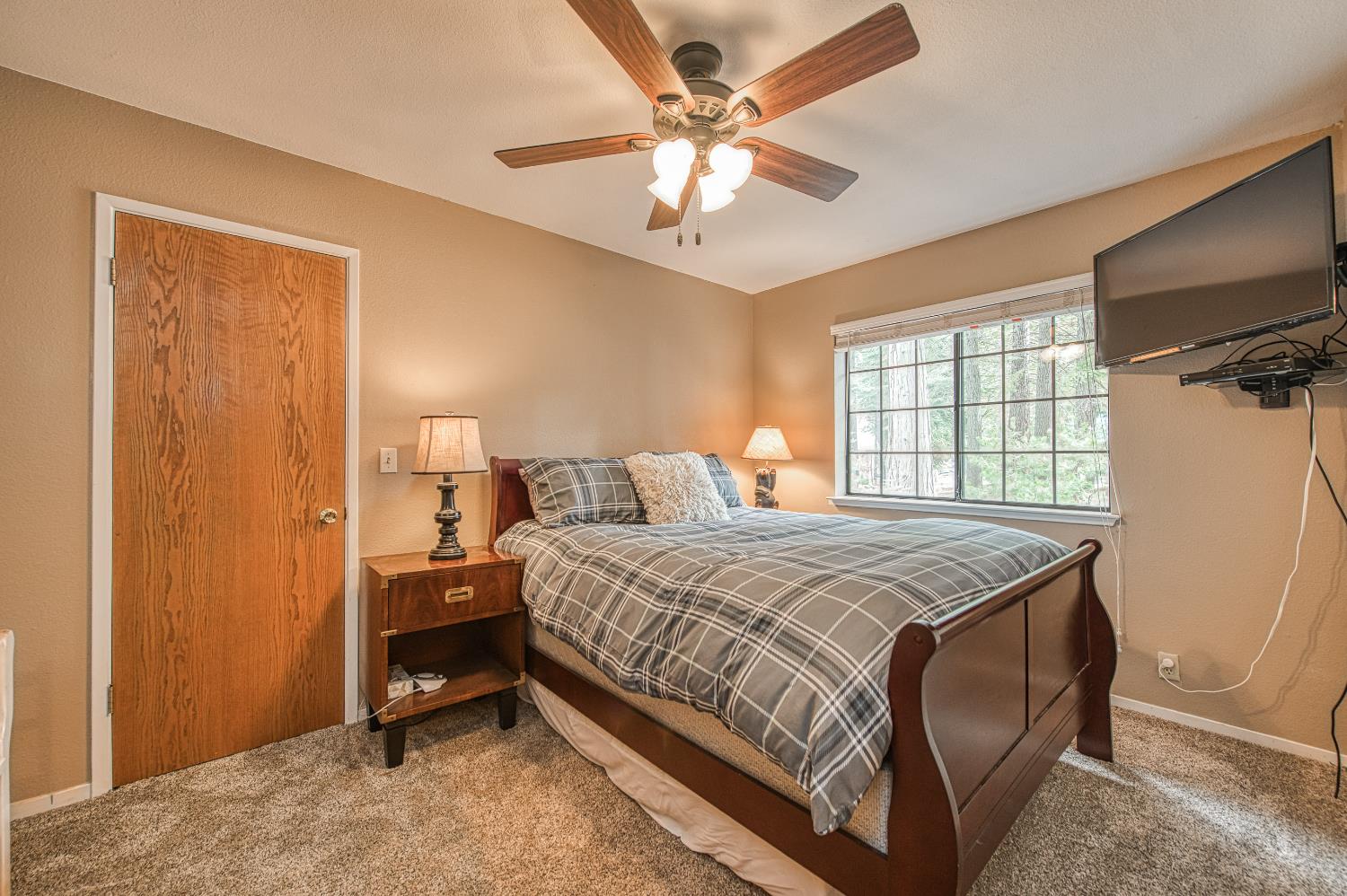 41150 Woodridge Lane, Shaver Lake, CA 93664