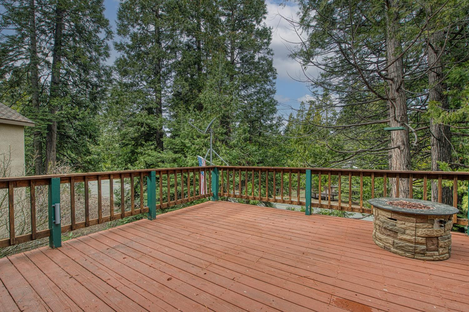 41150 Woodridge Lane, Shaver Lake, CA 93664