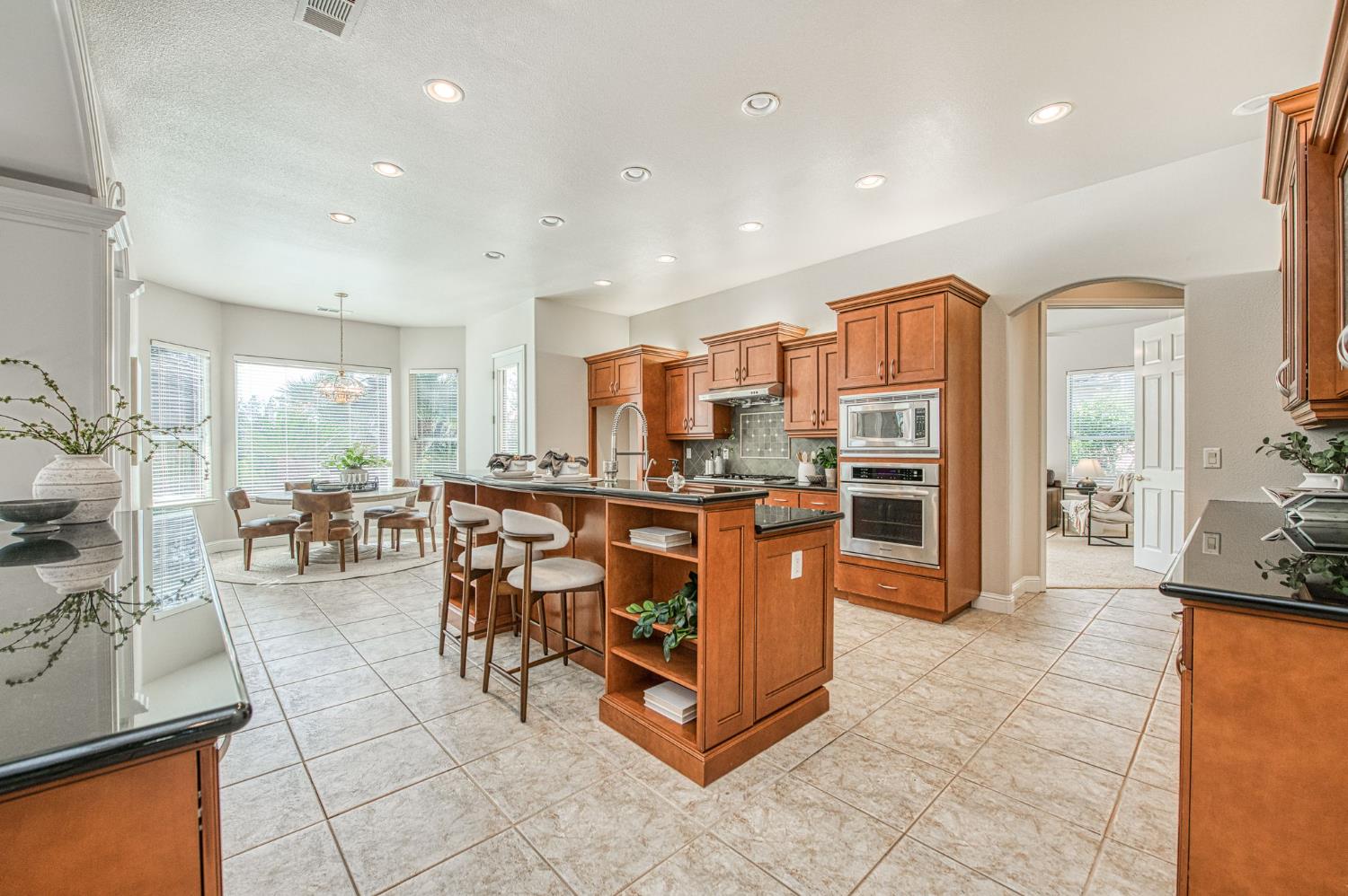 12437 N Via Tuscania Ave, Clovis, CA 93619