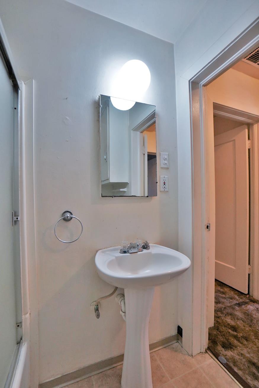 325 Neville St, Hanford, CA 93230