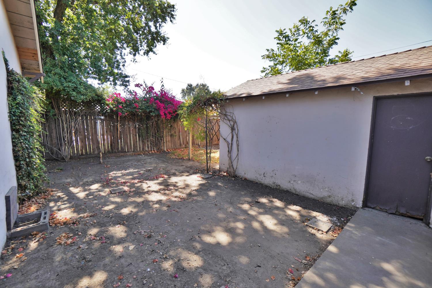 325 Neville St, Hanford, CA 93230