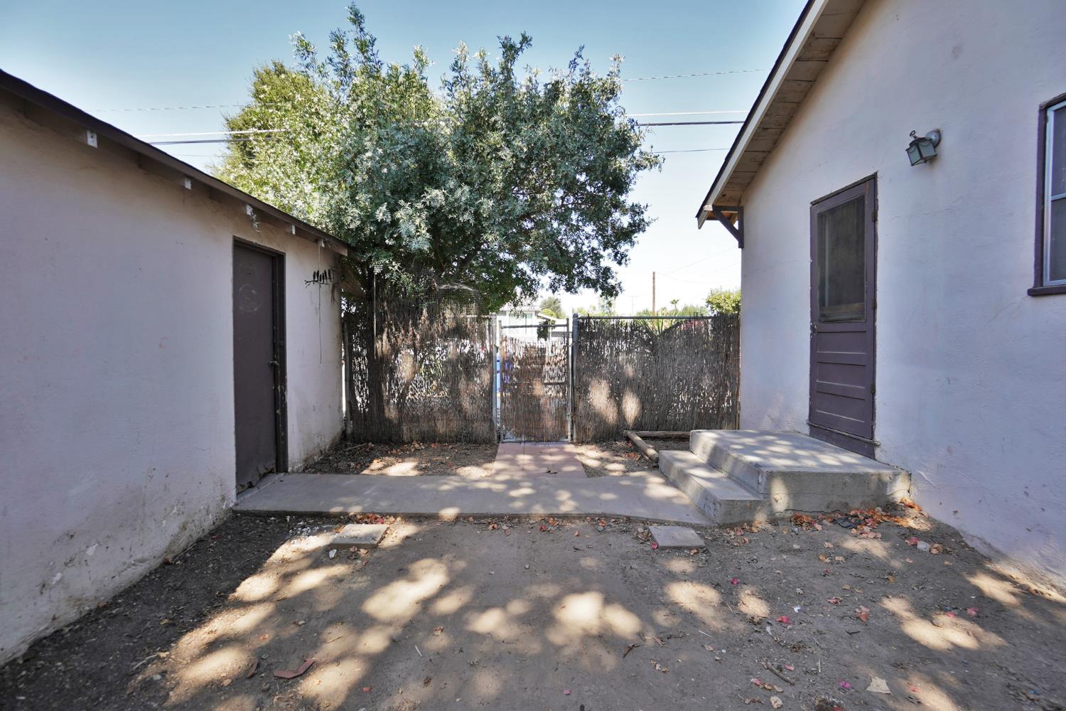 325 Neville St, Hanford, CA 93230
