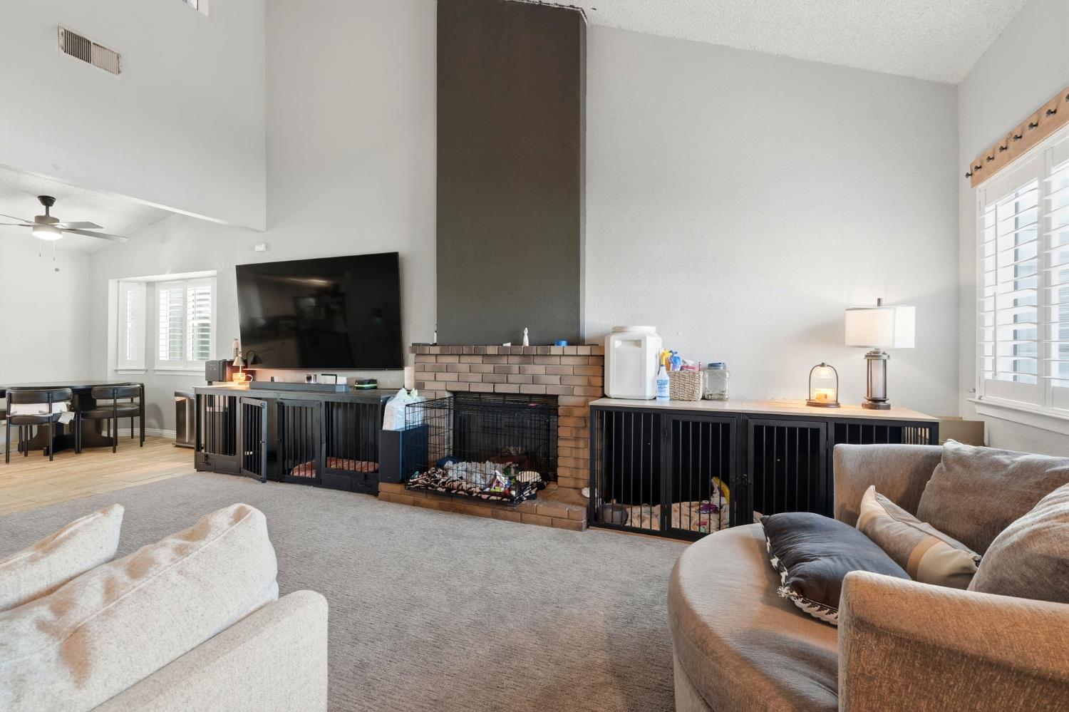 4297 W Brown Ave, Fresno, CA 93722