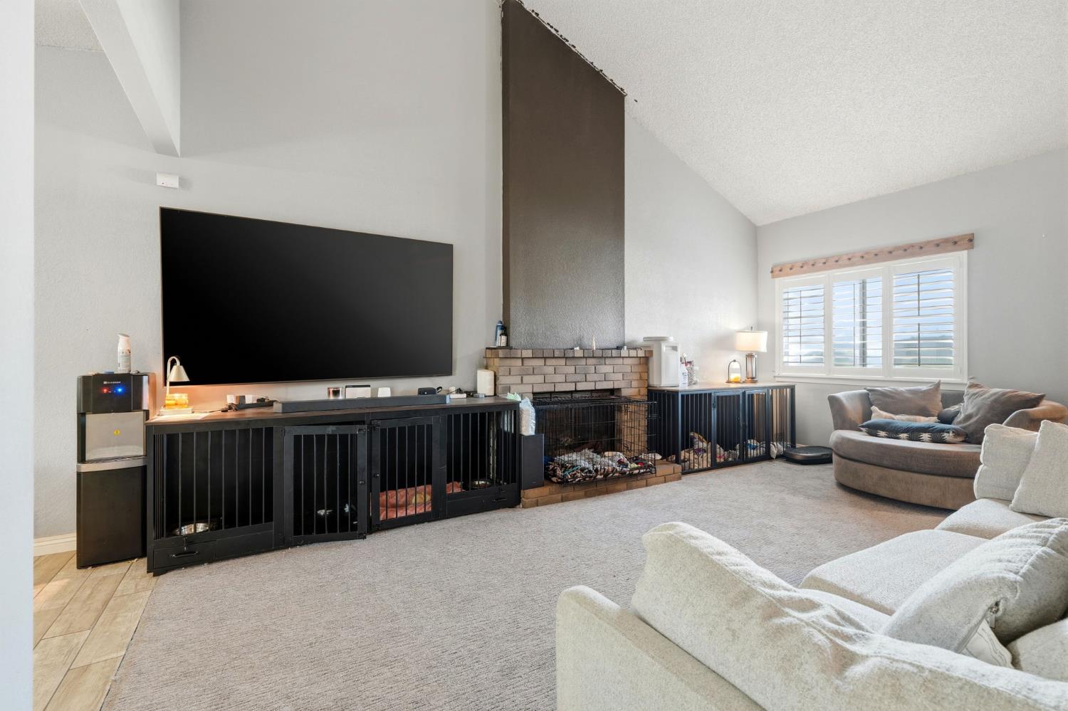 4297 W Brown Ave, Fresno, CA 93722