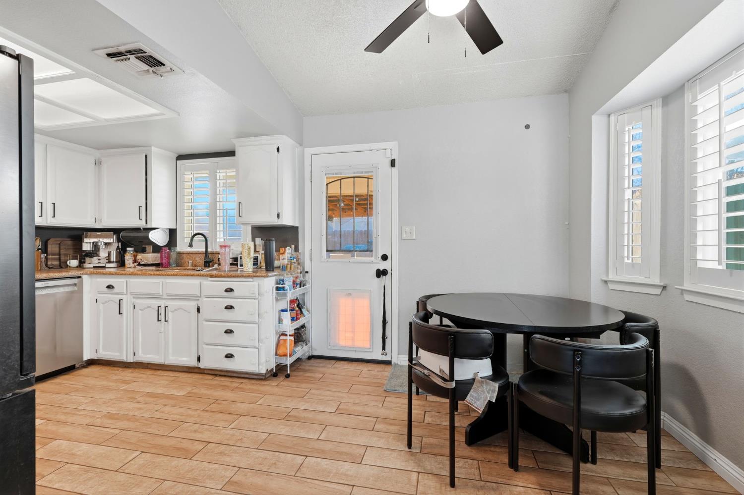 4297 W Brown Ave, Fresno, CA 93722