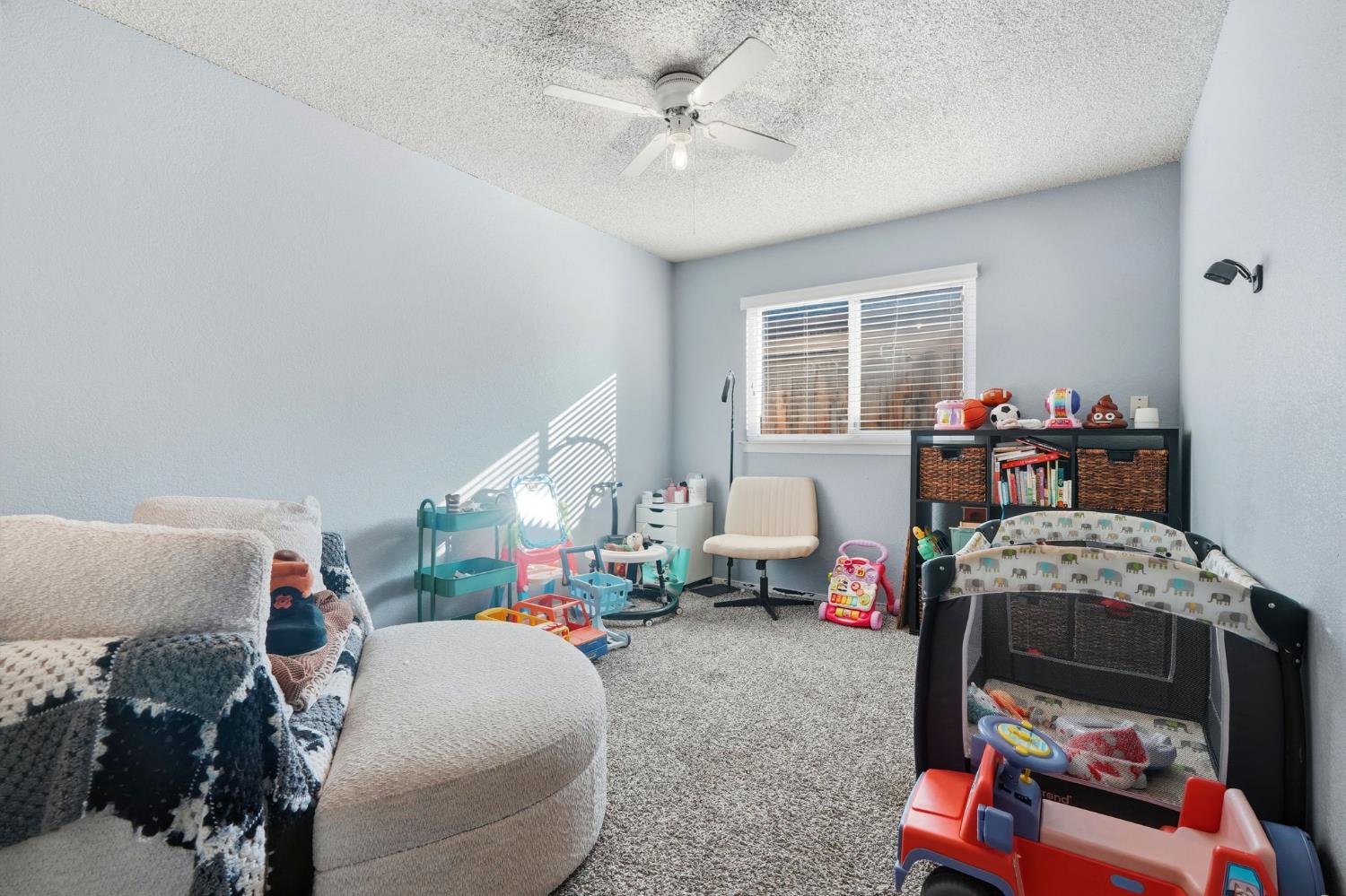 4297 W Brown Ave, Fresno, CA 93722