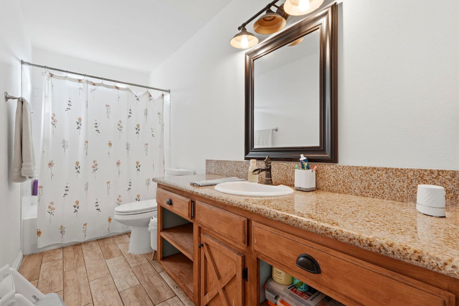 4297 W Brown Ave, Fresno, CA 93722