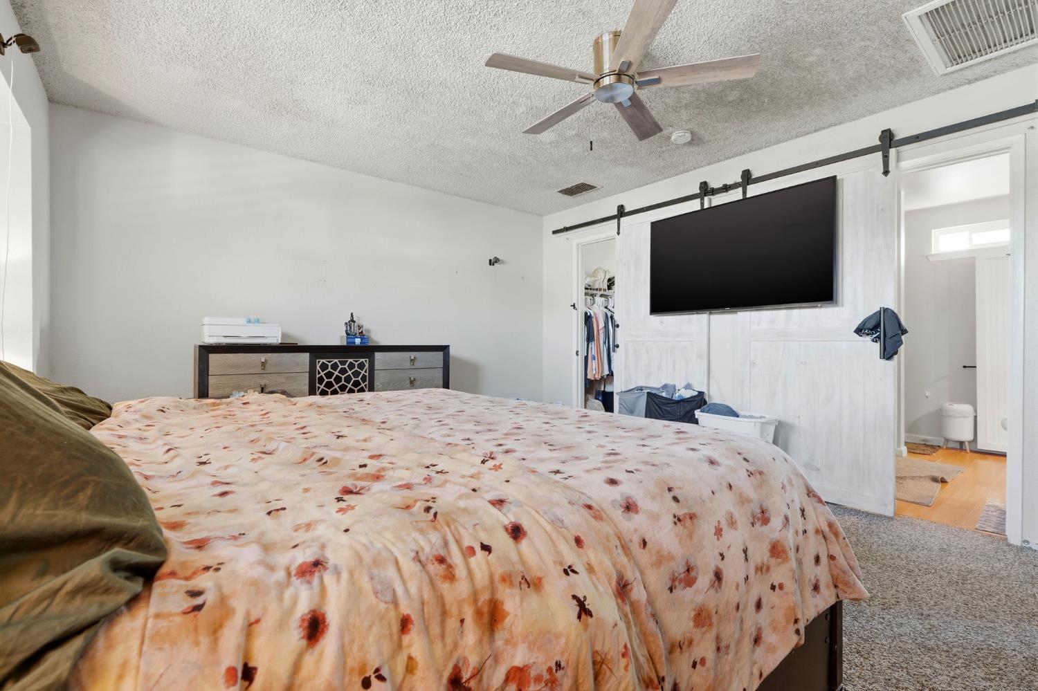 4297 W Brown Ave, Fresno, CA 93722