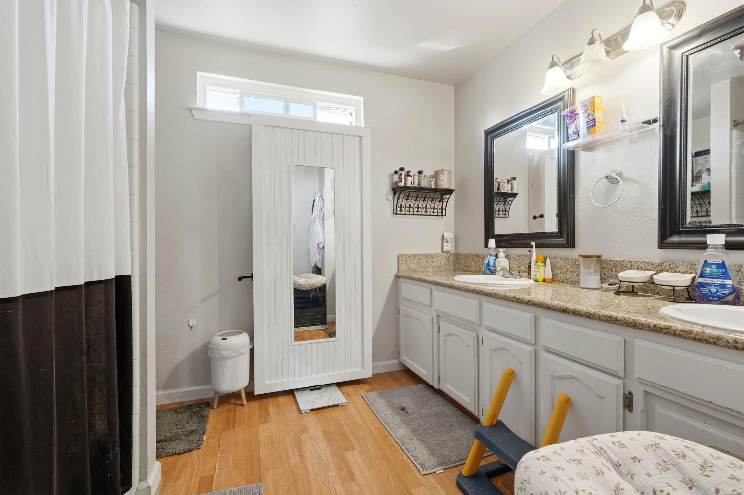 4297 W Brown Ave, Fresno, CA 93722