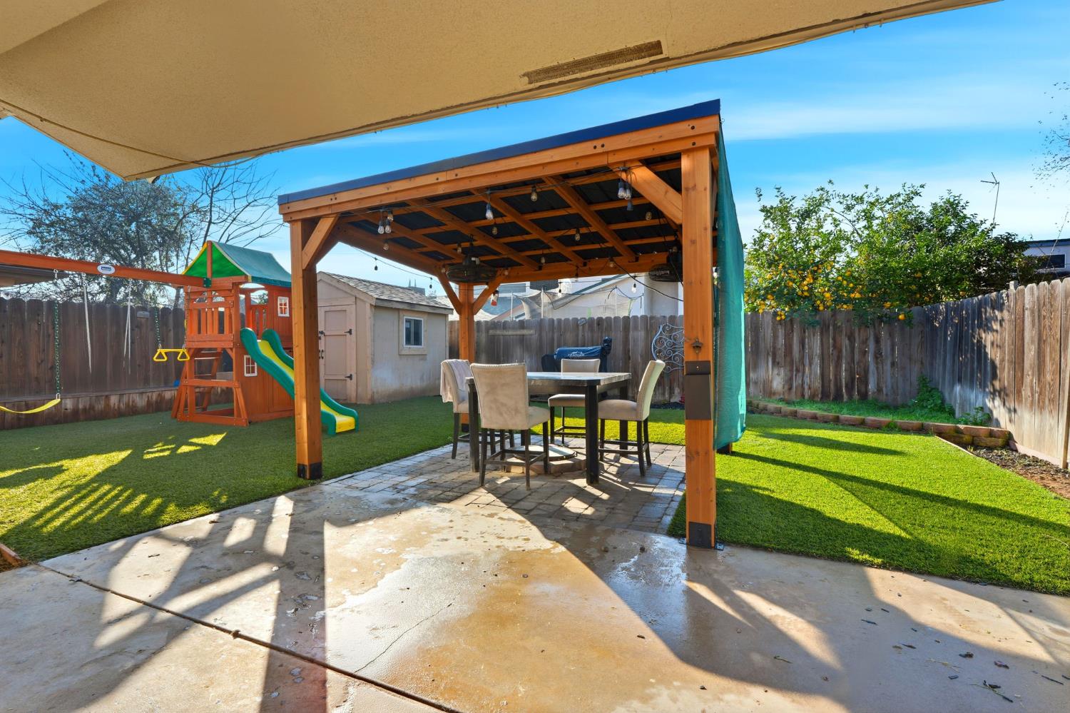 4297 W Brown Ave, Fresno, CA 93722