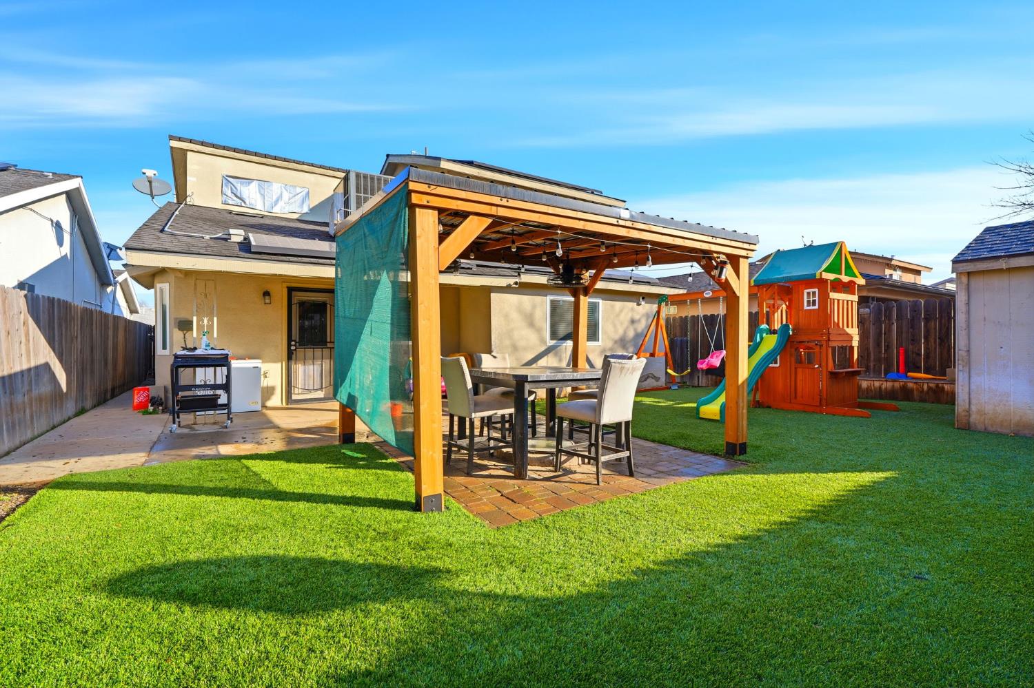 4297 W Brown Ave, Fresno, CA 93722