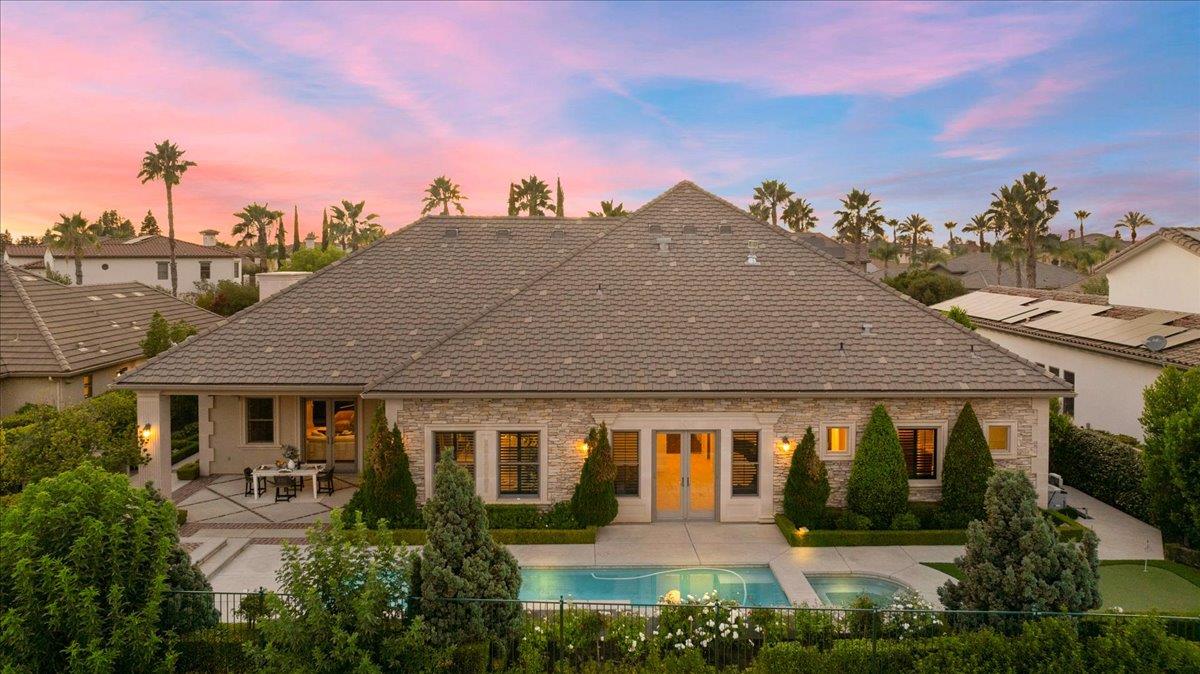 11350 N Glencastle Way, Fresno, CA 93730