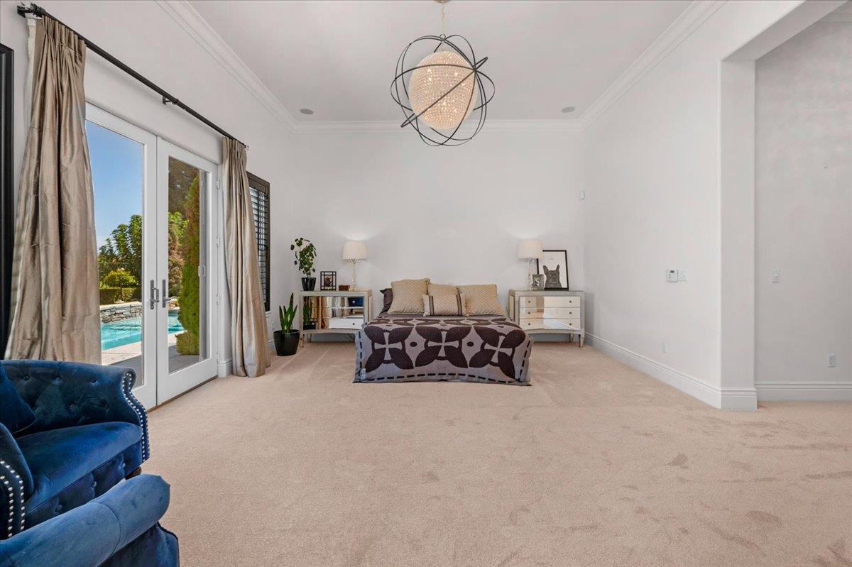 11350 N Glencastle Way, Fresno, CA 93730