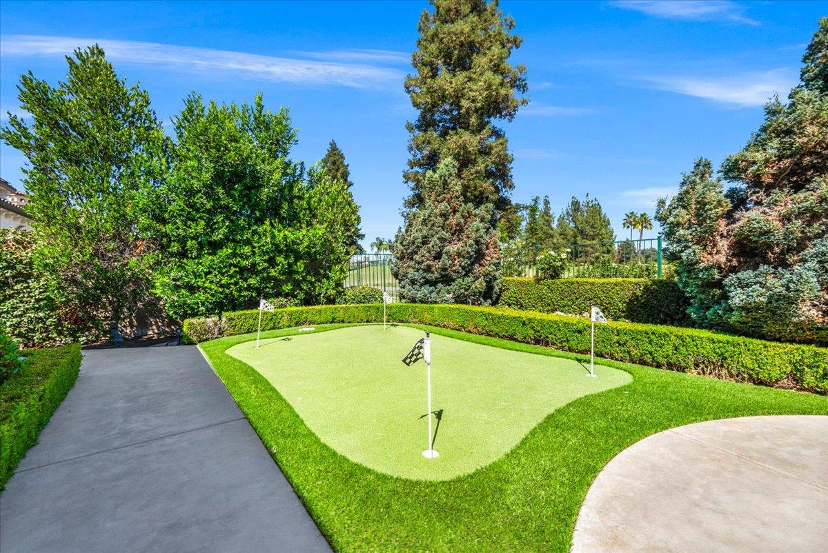 11350 N Glencastle Way, Fresno, CA 93730