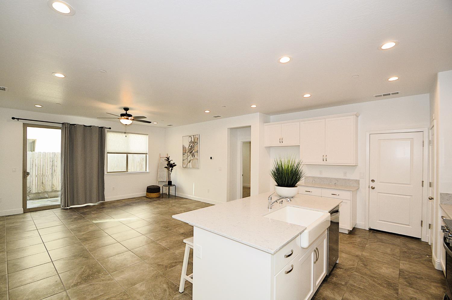 3412 W 3412 W. Venice, Visalia, CA 93277