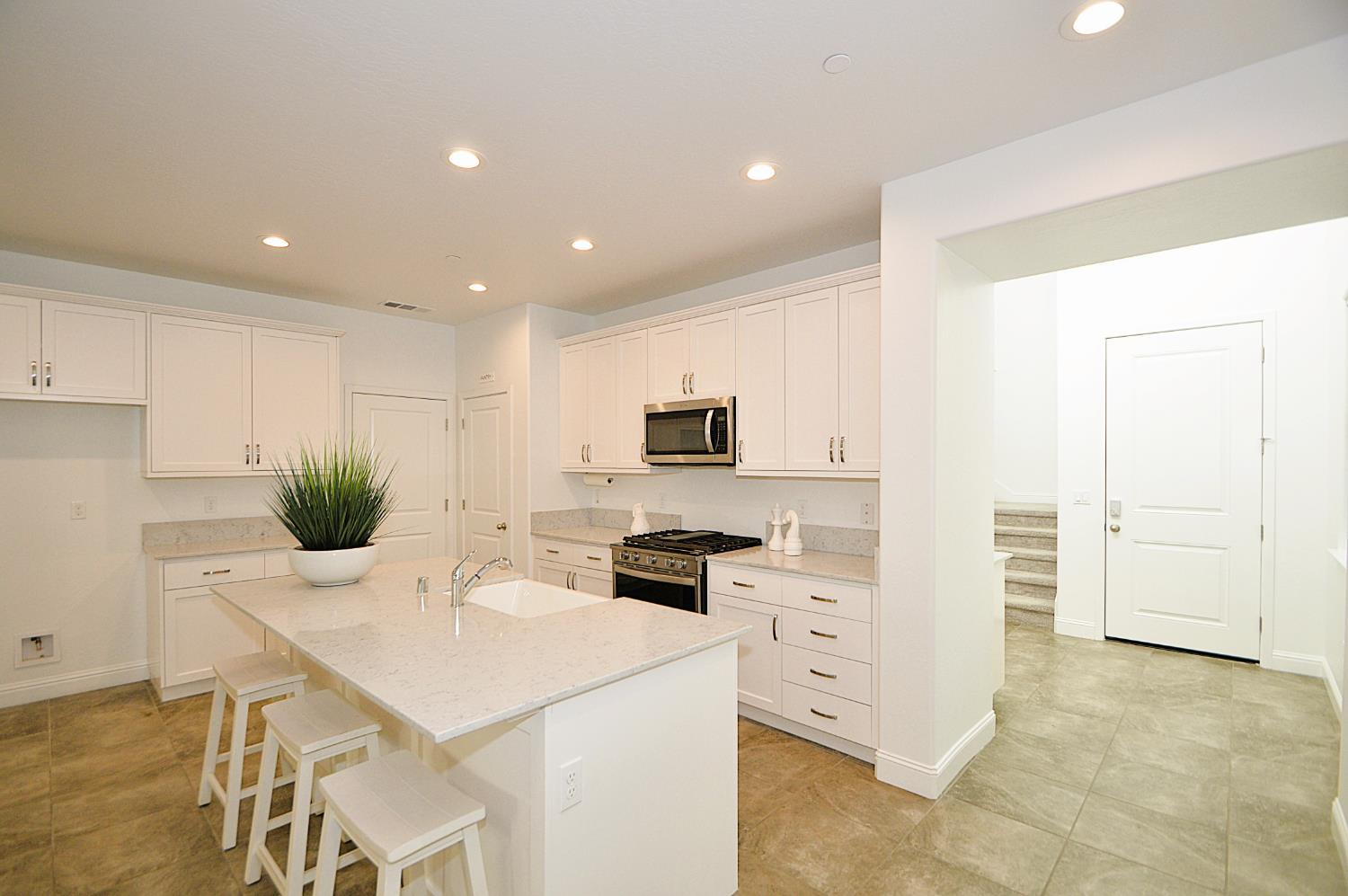 3412 W 3412 W. Venice, Visalia, CA 93277