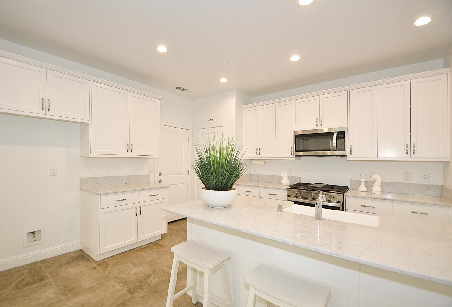 3412 W 3412 W. Venice, Visalia, CA 93277