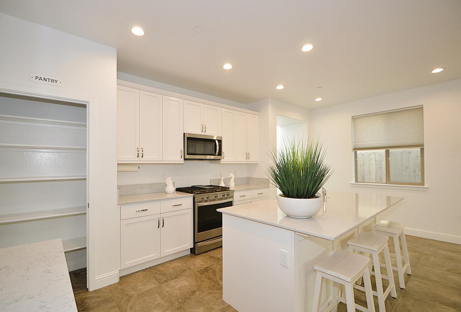 3412 W 3412 W. Venice, Visalia, CA 93277