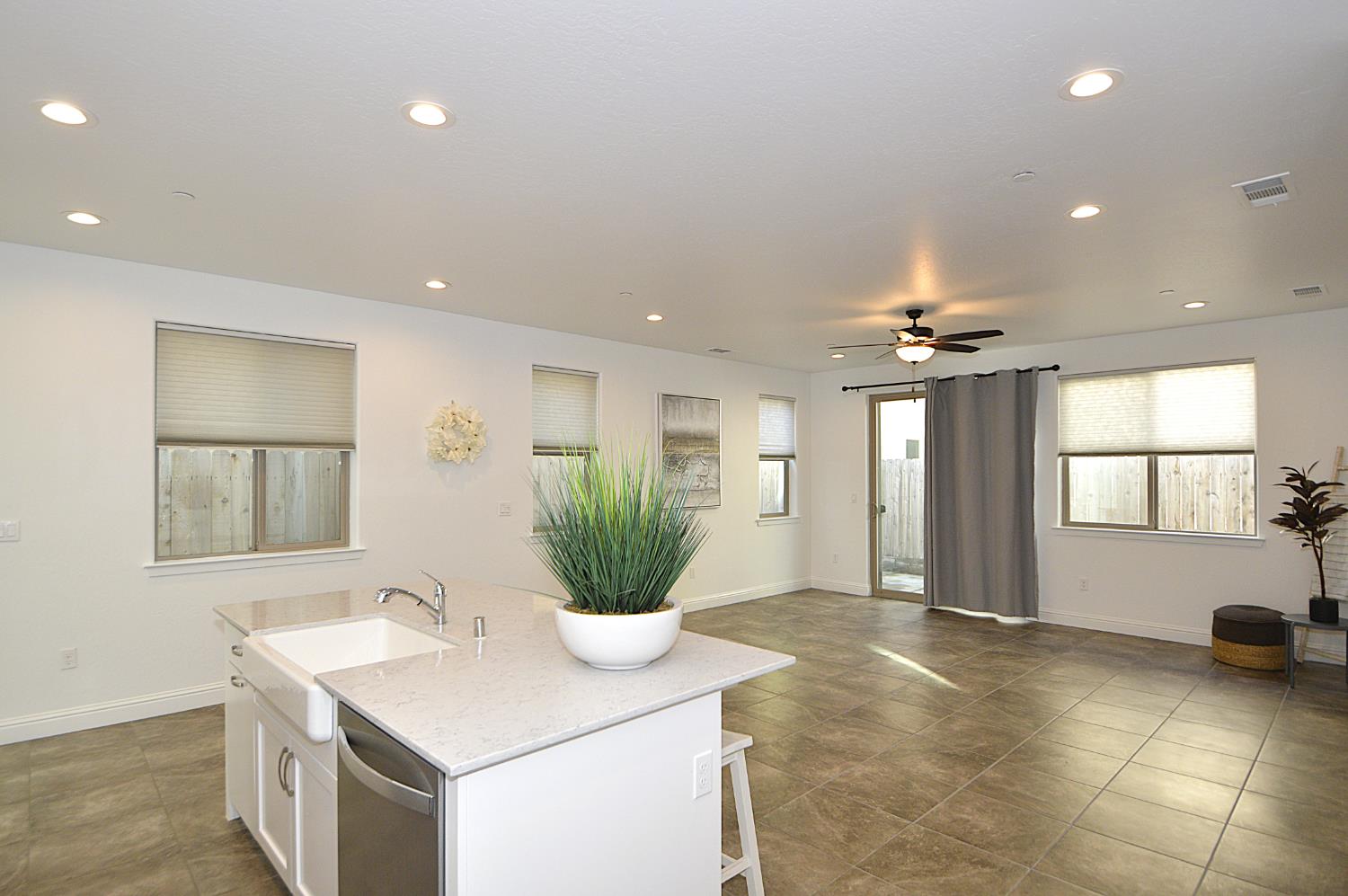 3412 W 3412 W. Venice, Visalia, CA 93277