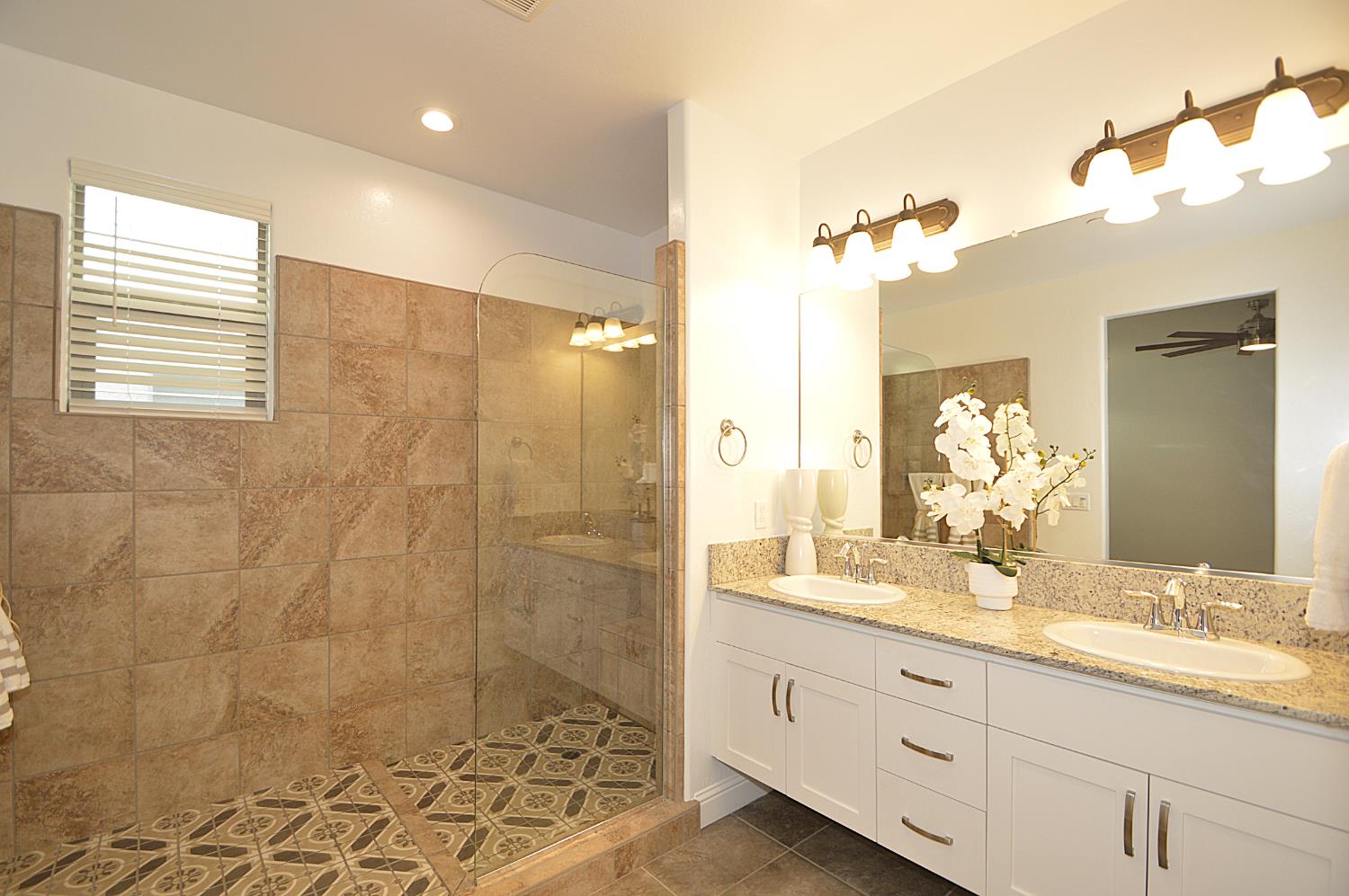 3412 W 3412 W. Venice, Visalia, CA 93277