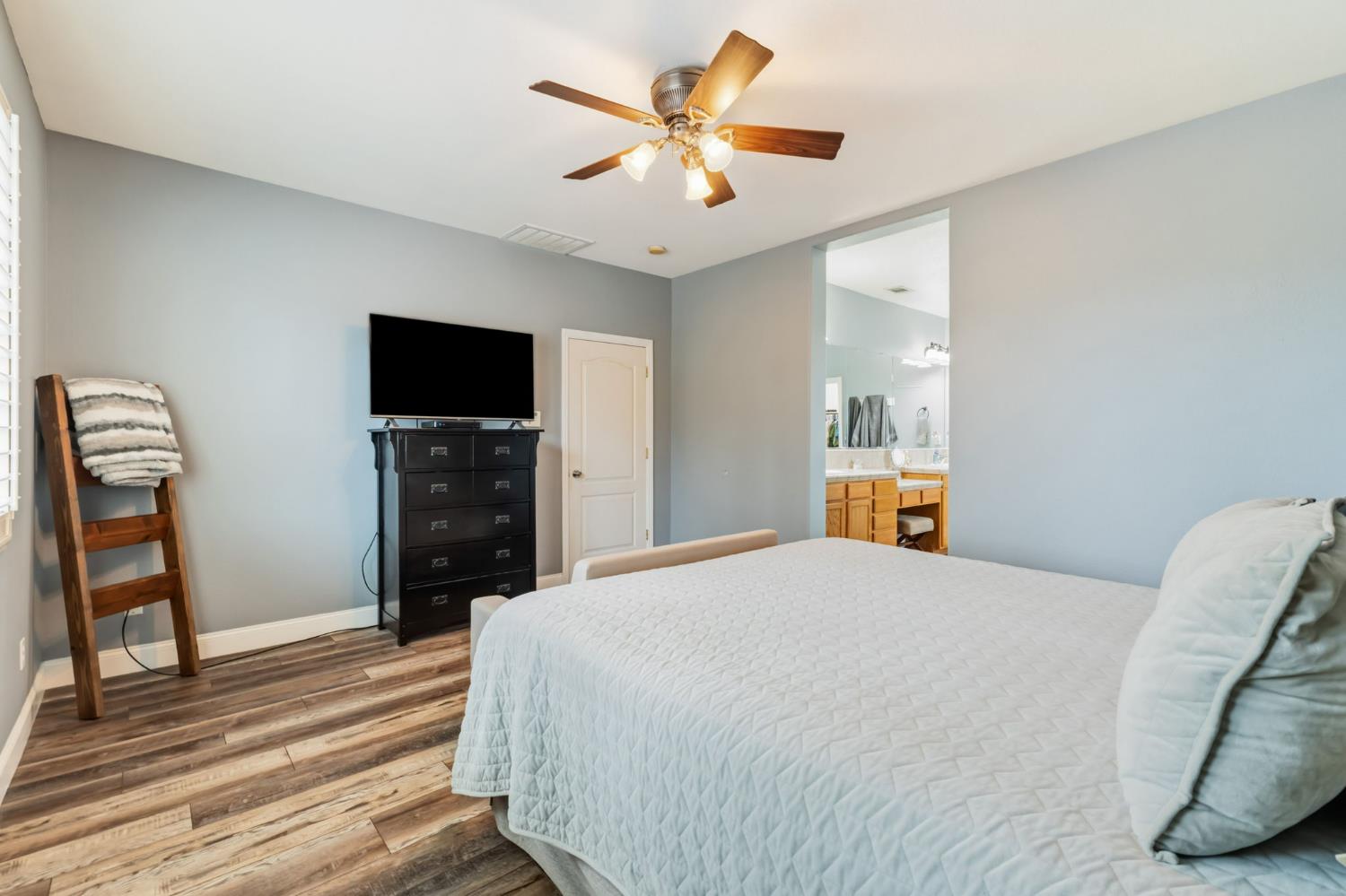 2871 Wrenwood Ave, Clovis, CA 93611