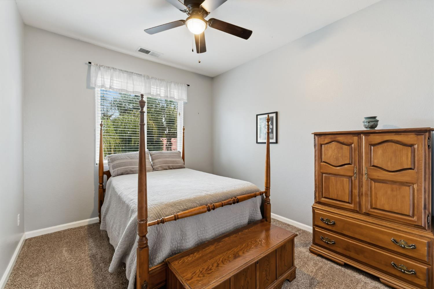 2871 Wrenwood Ave, Clovis, CA 93611