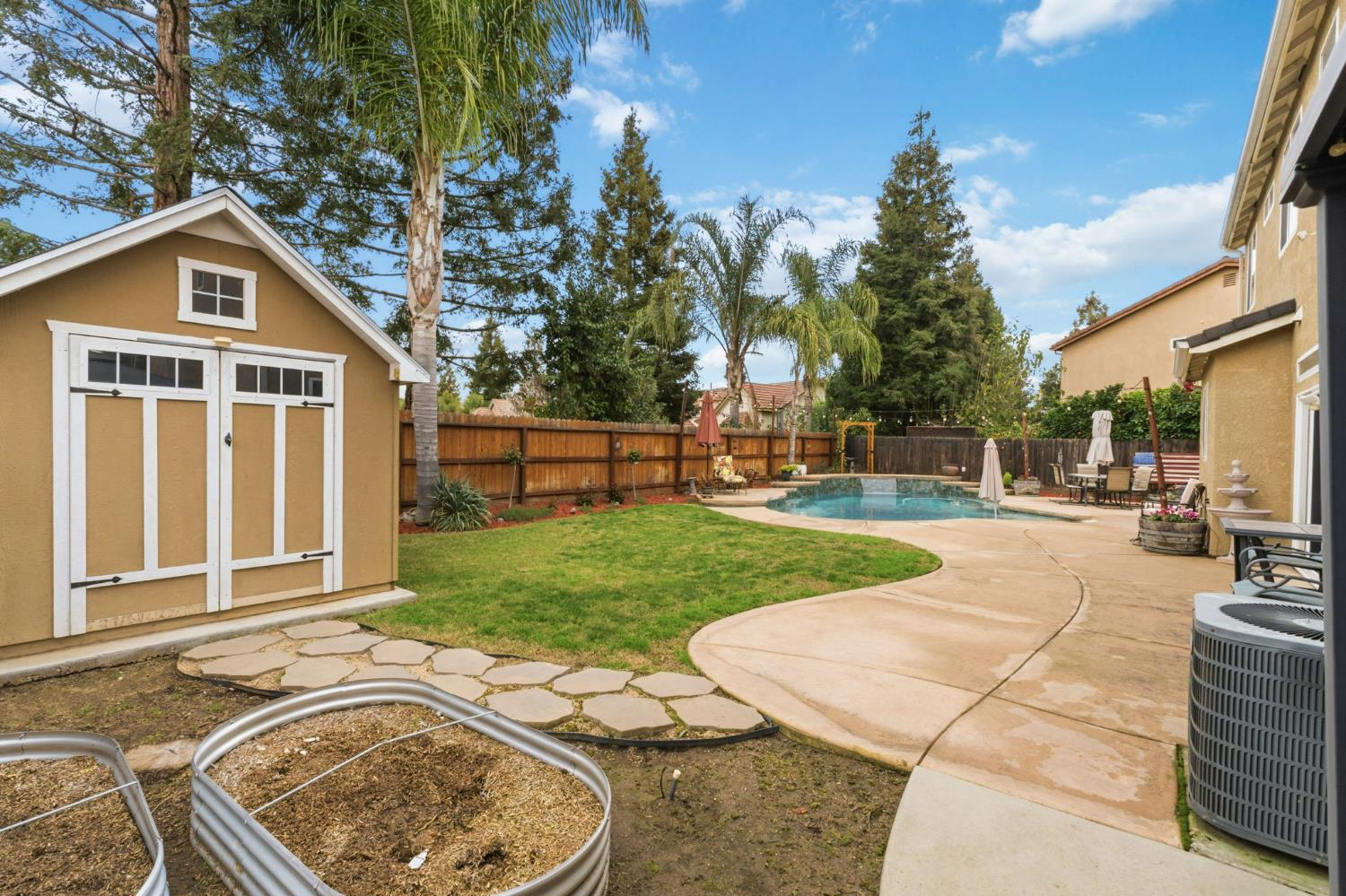 2871 Wrenwood Ave, Clovis, CA 93611