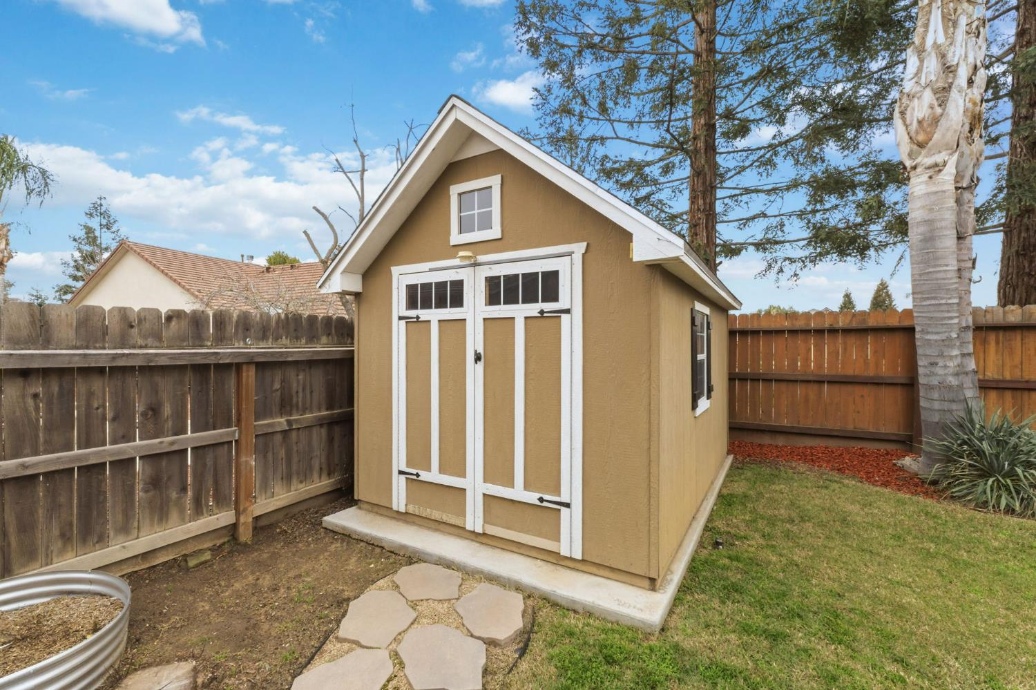 2871 Wrenwood Ave, Clovis, CA 93611