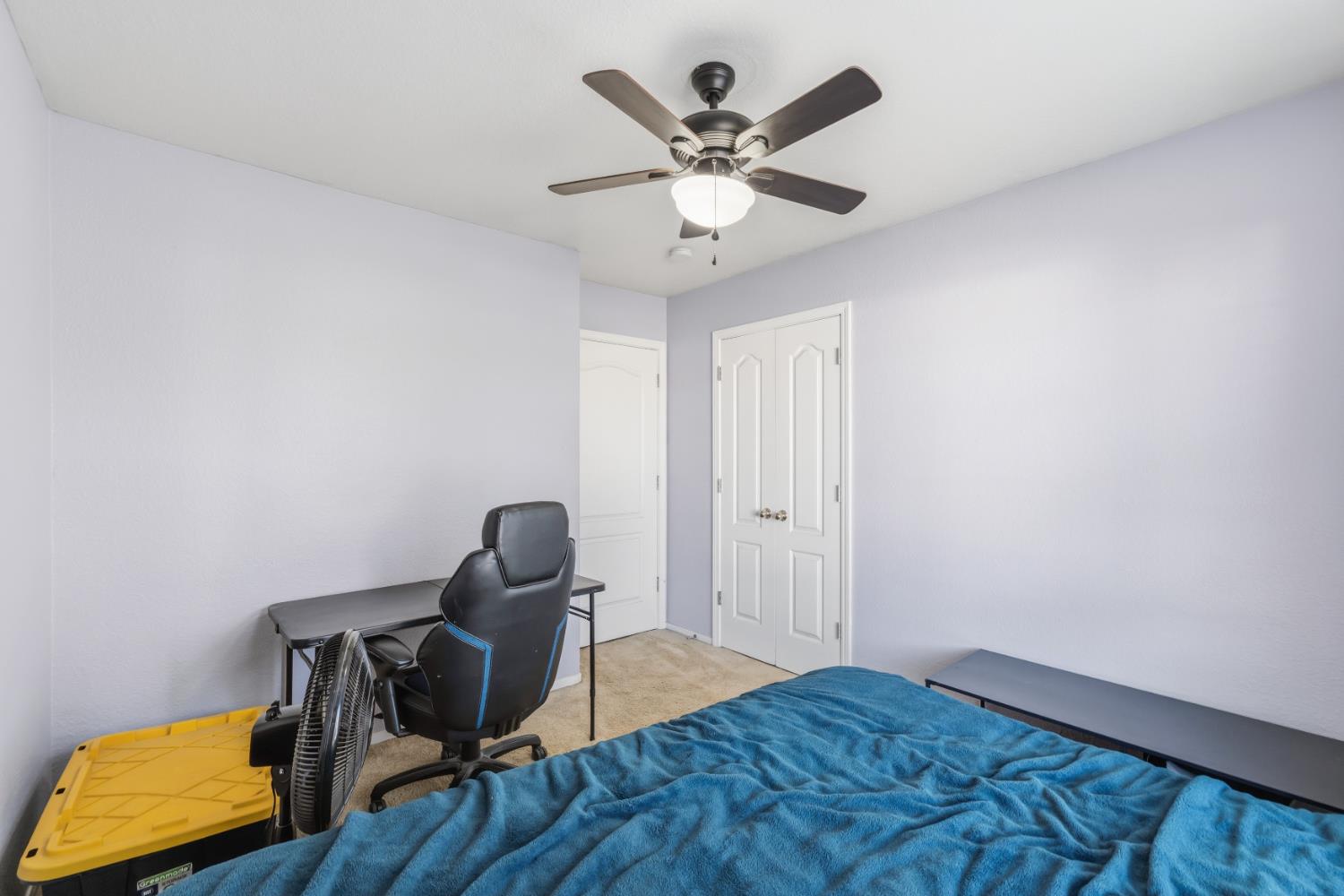 921 Don Medico Dr, Hanford, CA 93230