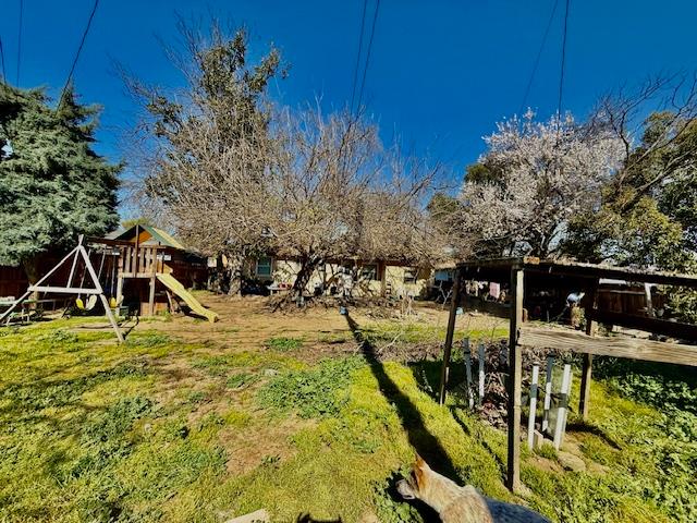 1025 W Griffith Ave, Fresno, CA 93705