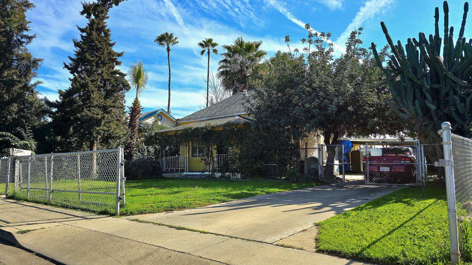 520 E Yale, Dinuba, CA 93618