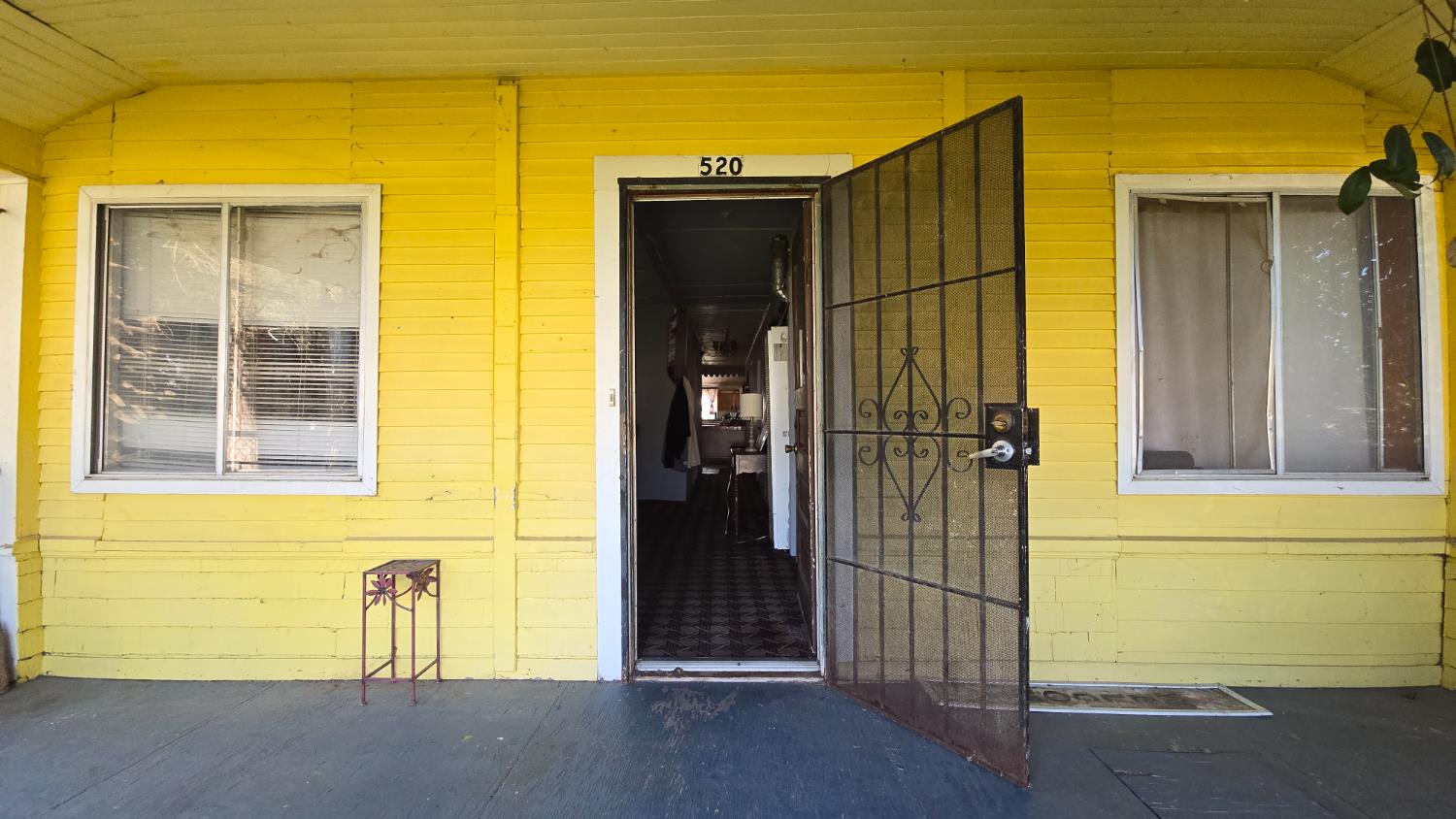 520 E Yale, Dinuba, CA 93618