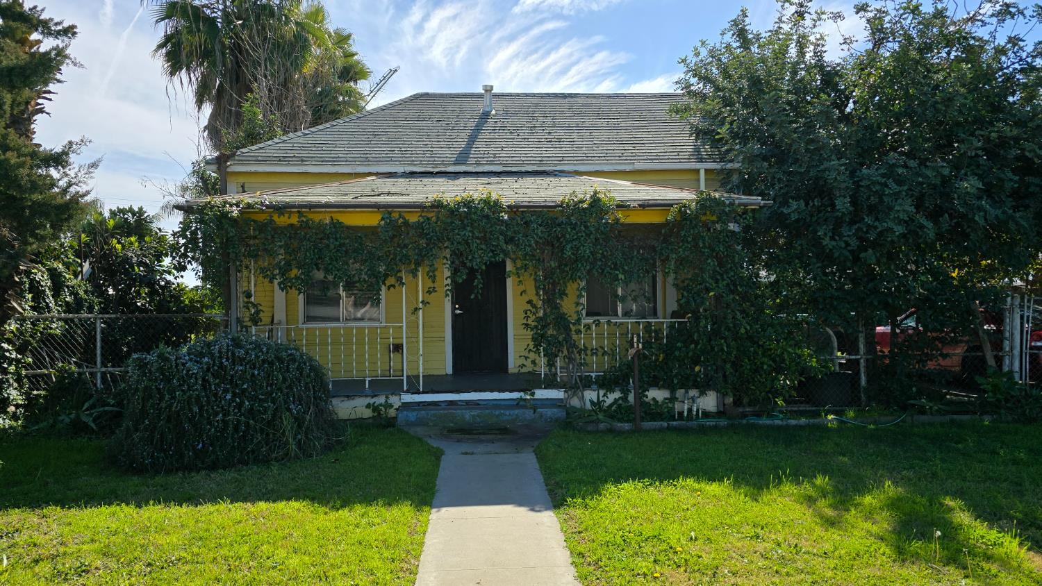 520 E Yale, Dinuba, CA 93618