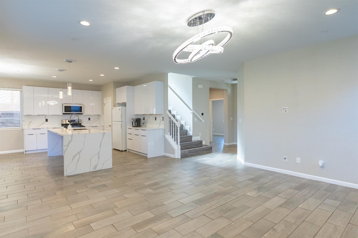 5865 E Beck Ave, Fresno, CA 93727