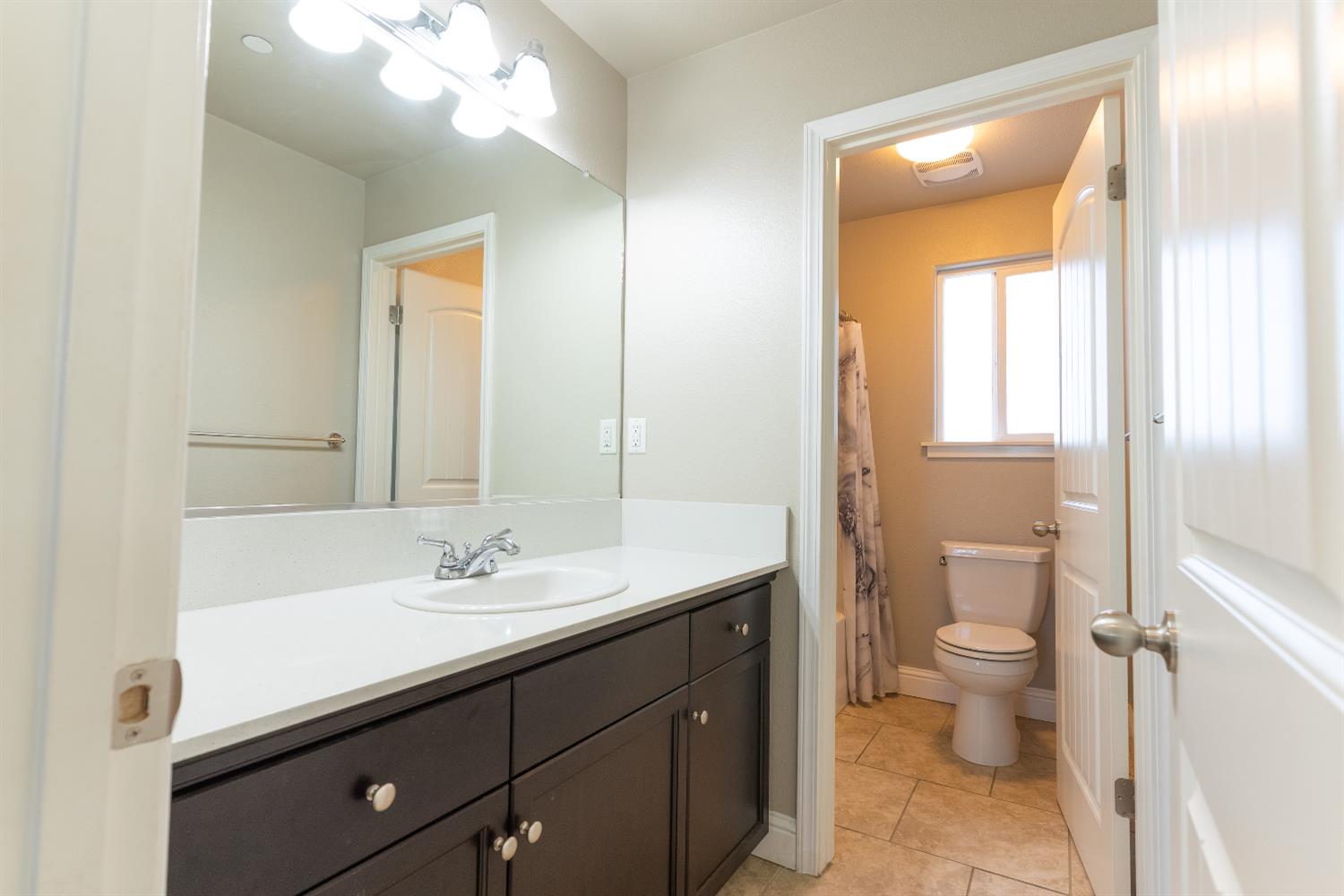 5865 E Beck Ave, Fresno, CA 93727