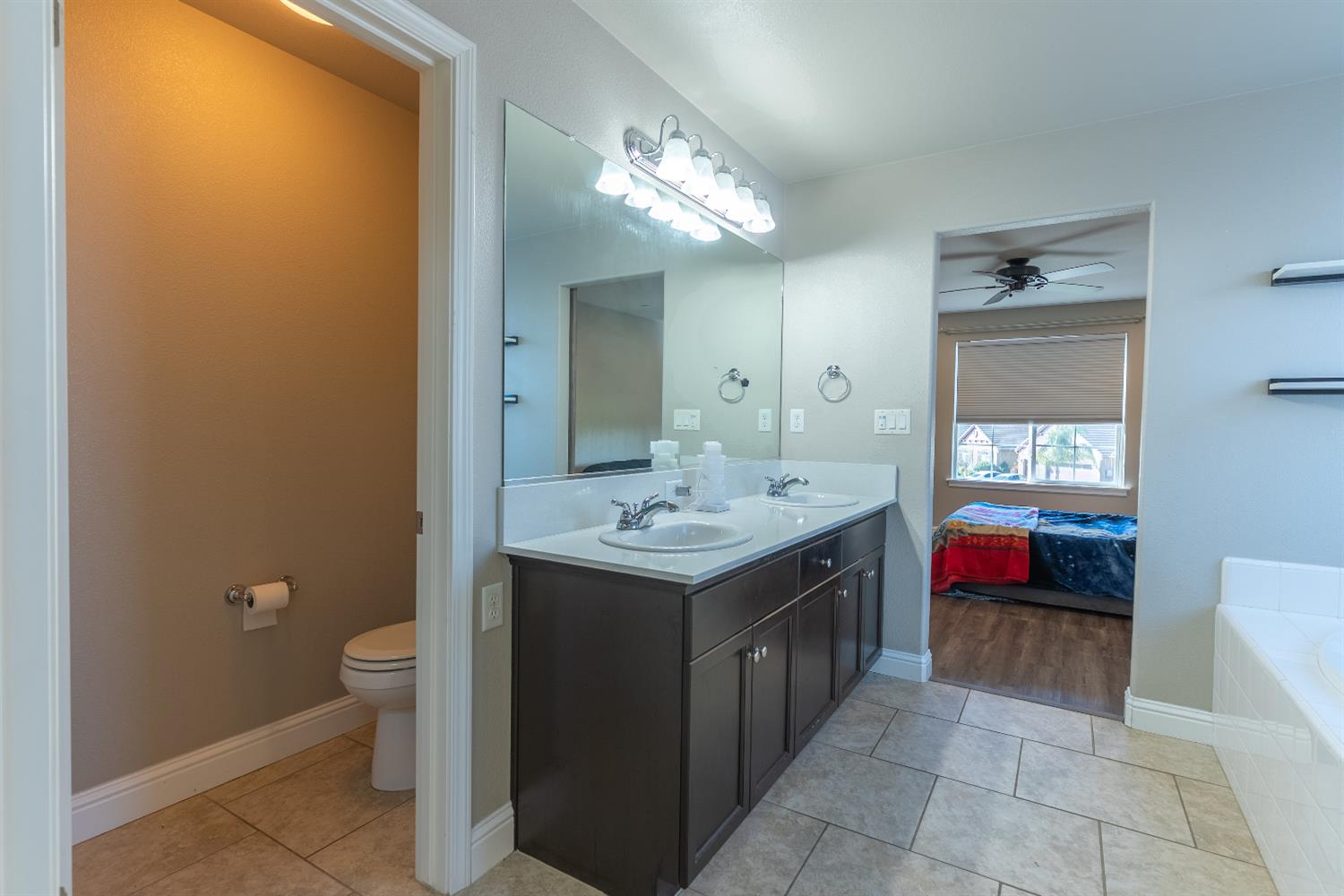 5865 E Beck Ave, Fresno, CA 93727