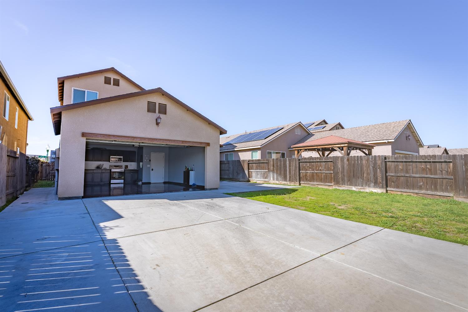 5865 E Beck Ave, Fresno, CA 93727