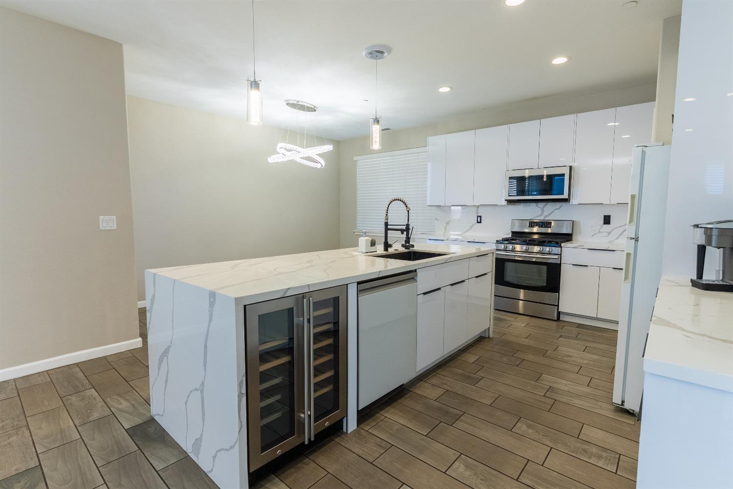 5865 E Beck Ave, Fresno, CA 93727