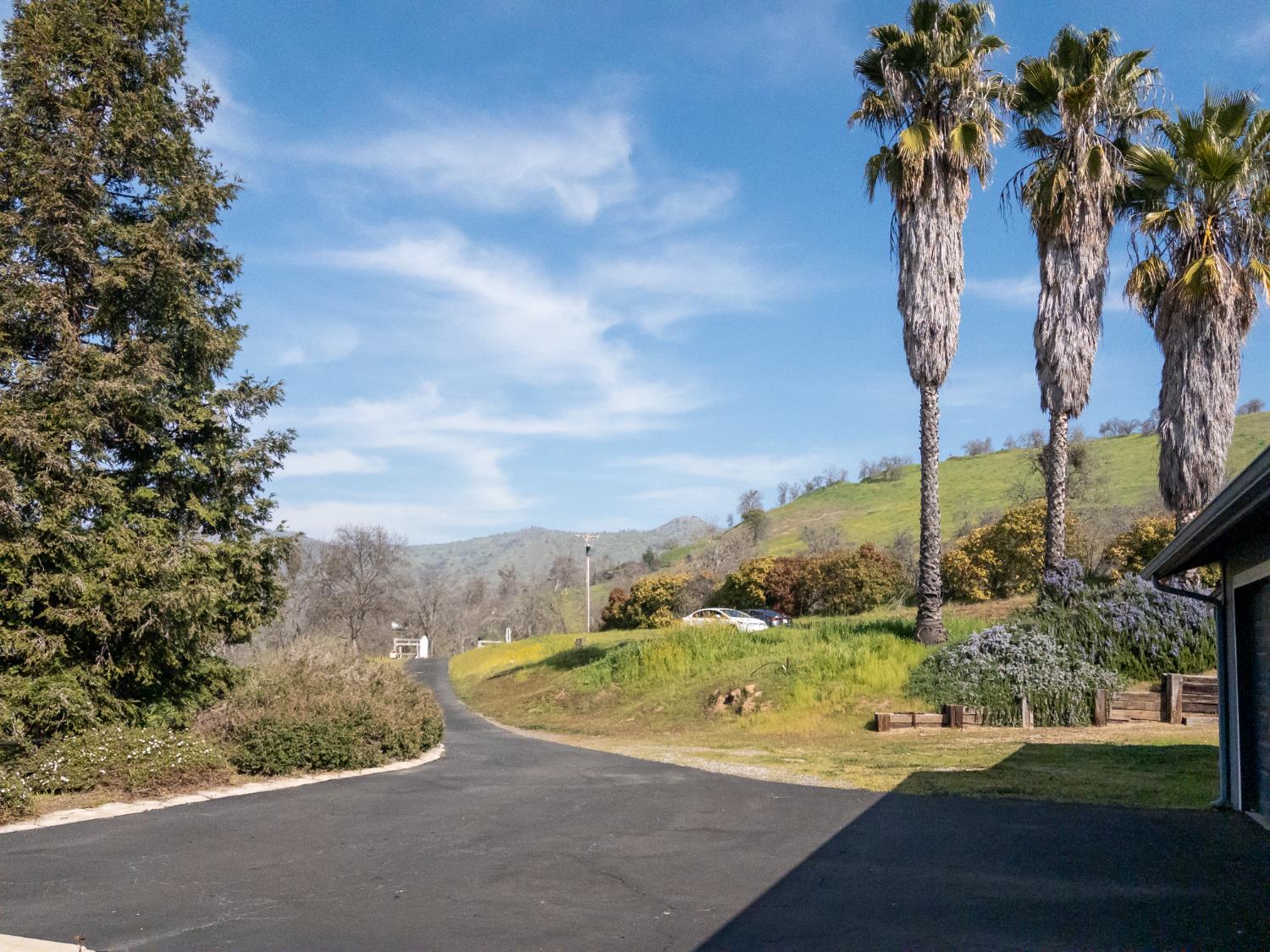 38075 Willowood Ln, Yokuts Valley, CA 93675