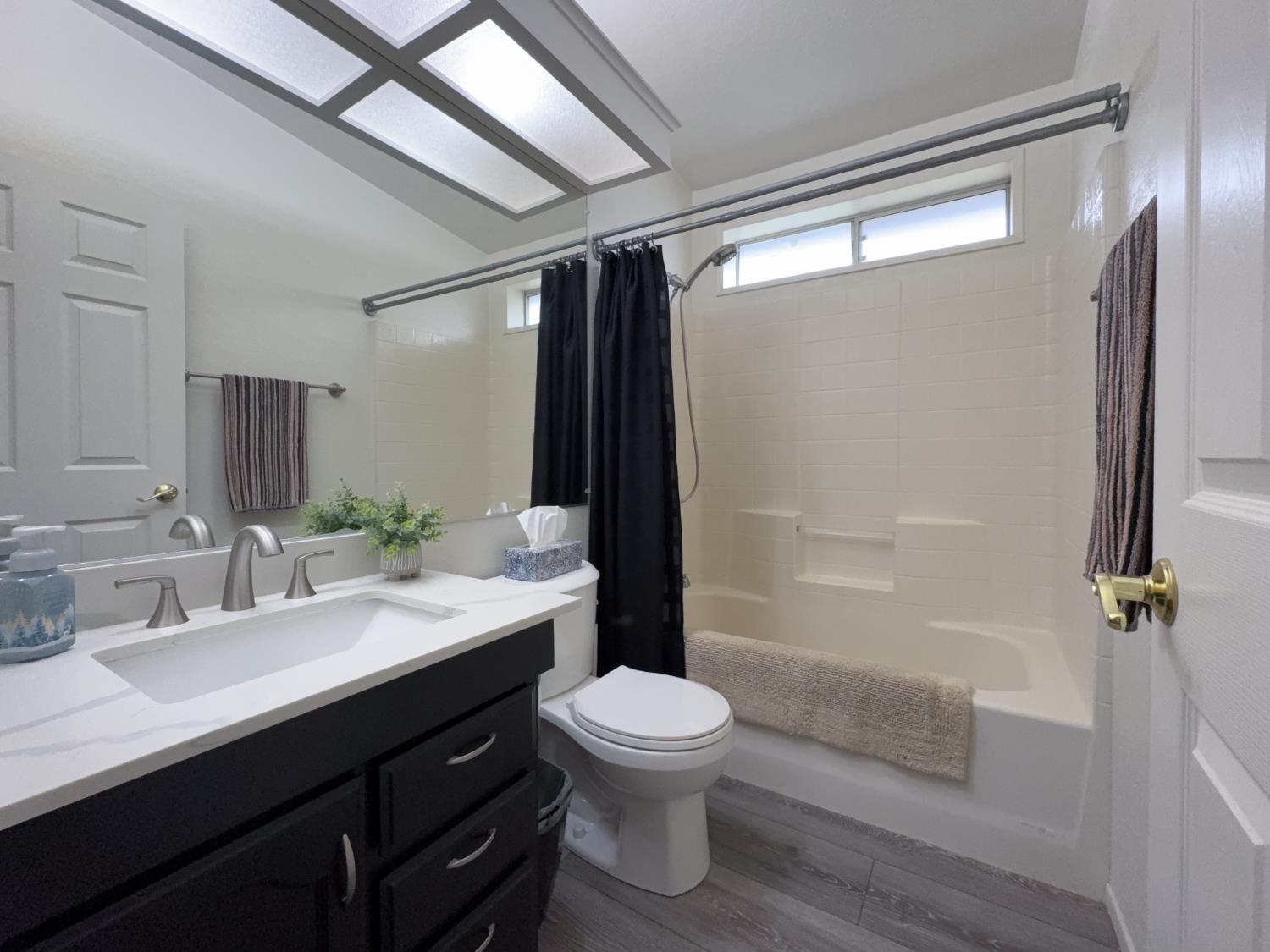 38075 Willowood Ln, Yokuts Valley, CA 93675