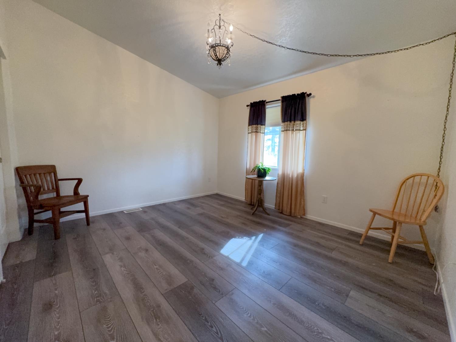 38075 Willowood Ln, Yokuts Valley, CA 93675